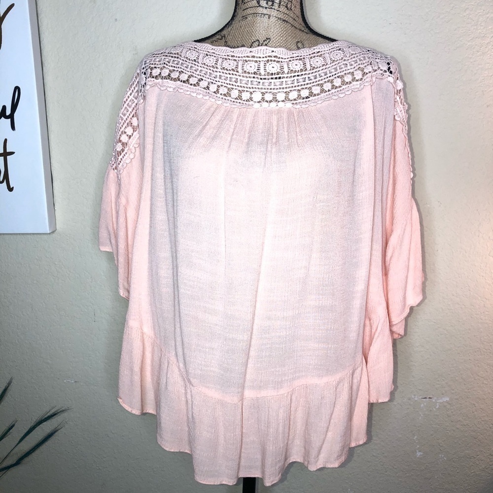 Entro Boho Crochet Lace Flutter Sleeve Ruffle Hem Blouse Pink L